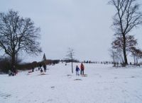 Foto: Heike Benkmann<br>Winterspaß am Rodelberg im Bürgerpark